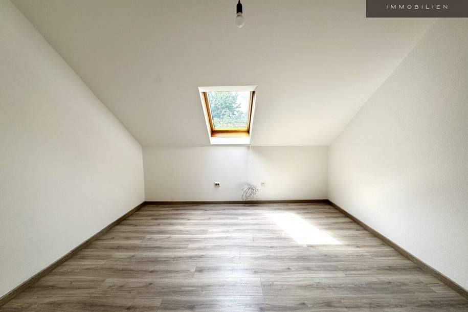 | CHARMANTE DACHGESCHOSSWOHNUNG | HELL &amp; ZENTRAL | 4. OG | IDEAL FÜR SINGLES &amp; STUDENTEN | TOP LAGE | NÄHE UNI, Wohnung-kauf, 125.000,€, 8010 Graz(Stadt)