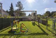 Gut aufgeteilte Praxisräumlichkeiten mit westseitigem Balkon, Eigengarten und PKW-Stellplatz
