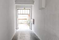 TINY APARTMENT // Balkon möglich // sanierungsbedürftig (Top 19)