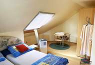 Ortsrand und Ruhelage - Hochwertige Landvilla mit großem Pool! Einfach Koffer packen und einziehen!