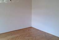 SANIERTE I 1 Zimmer Wohnung m. Balkon I Provisionsfrei I Zentrumsnähe