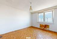 Sanierungsbedürftige 2-Zimmer-Balkon-Wohnung in U1-Nähe