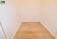 Geräumiger 2.Zimmer-Erstbezug in absoluter Hofruhelage mit Weitblick und riesiger Balkonfläche - sofort beziehbar bei U1. - WOHNTRAUM