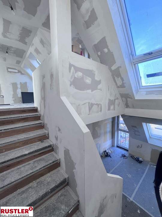 Dachgeschosswohnung in Fertigstellung | Wohnen auf 2 Etagen mit Terrasse | Besltage Meidlings