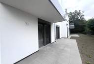 Erstbezug !! Traumhafte Doppelhaushälfte , Wohnkeller mit Garten und 2 Stellplätzen!