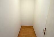 PREISGÜNSTIG NUR ca. € 3.400 pro m² - 2 Zimmer Altbauwohnung im 2. Stock mit Lift nächst Westbahnhof