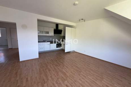 Helle 3-Zi-DG-Wohnung mit Balkon & Stellplatz in Pöchlarn, 78m², Miete €998 - Förderbar, Wohnung-miete, 998,06,€, 3380 Melk