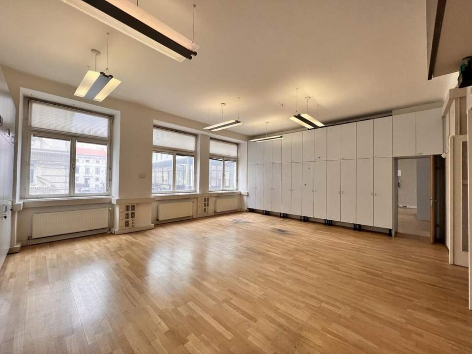 360° TOUR // KLASSISCHES ALTBAUBÜRO NAHE ALBERTINA