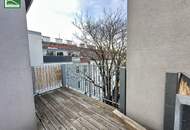 Helle Dachgeschoss-Wohnung mit West-Terrasse in ruhiger Seitengasse der Wattgasse und Hernalser Hauptstraße