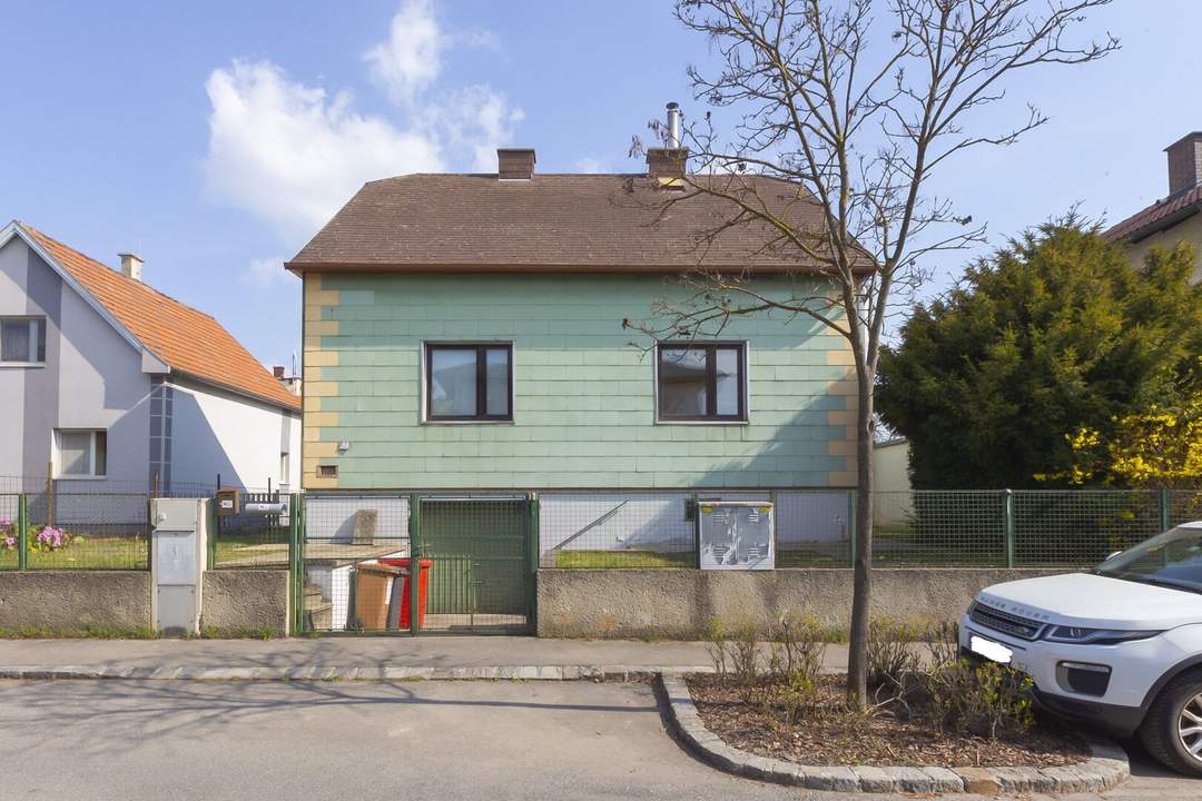 Oberlaaerstraße - renovierungsbedürftiges Einfamilienhaus mit Garage