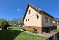 Sonniges großes Grundstück mit sanierungsbedürftigem Haus