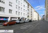 Teilsanierte, helle und geräumige 2-Zimmerwohnung - Nähe Kutschkermarkt