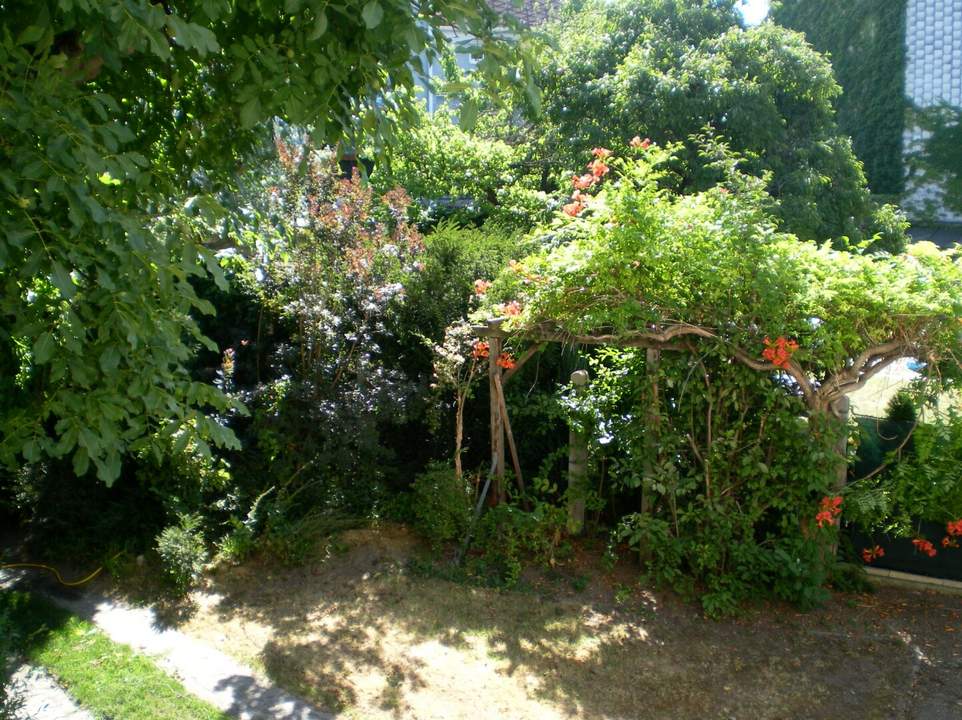 Hausflair mit Dachboden &amp; Garten