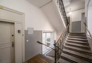 **Hannovermarkt** Renovation Opportunity: 3-Room Period Apartment with Airbnb Potential