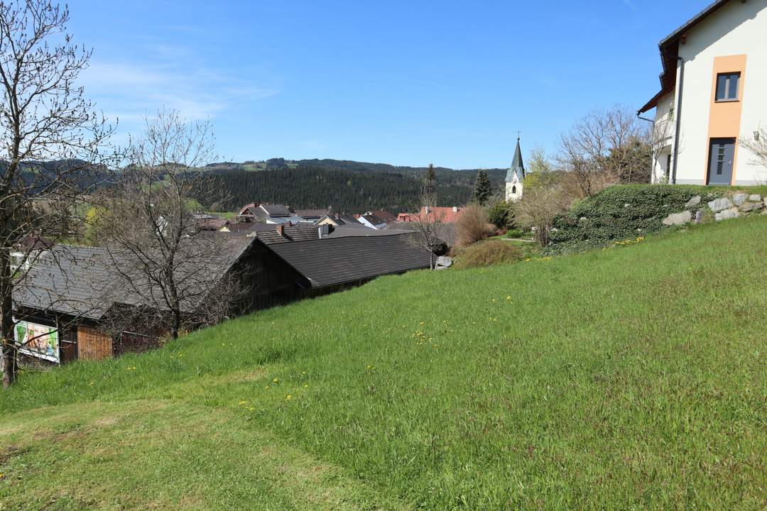 Sehr sonniger Baugrund in Siedlungslage