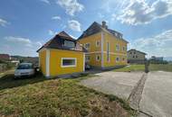 Sanierungsbedürftiges, großzügiges Zweifamilienhaus am ruhigen Ortsrand von Friedberg!