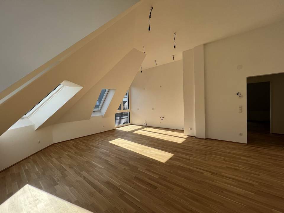 Erstbezug. Topsanierte Dachwohnung plus 5,06 m² Balkon (Innenhof) (Top 31 - Bauteil C)