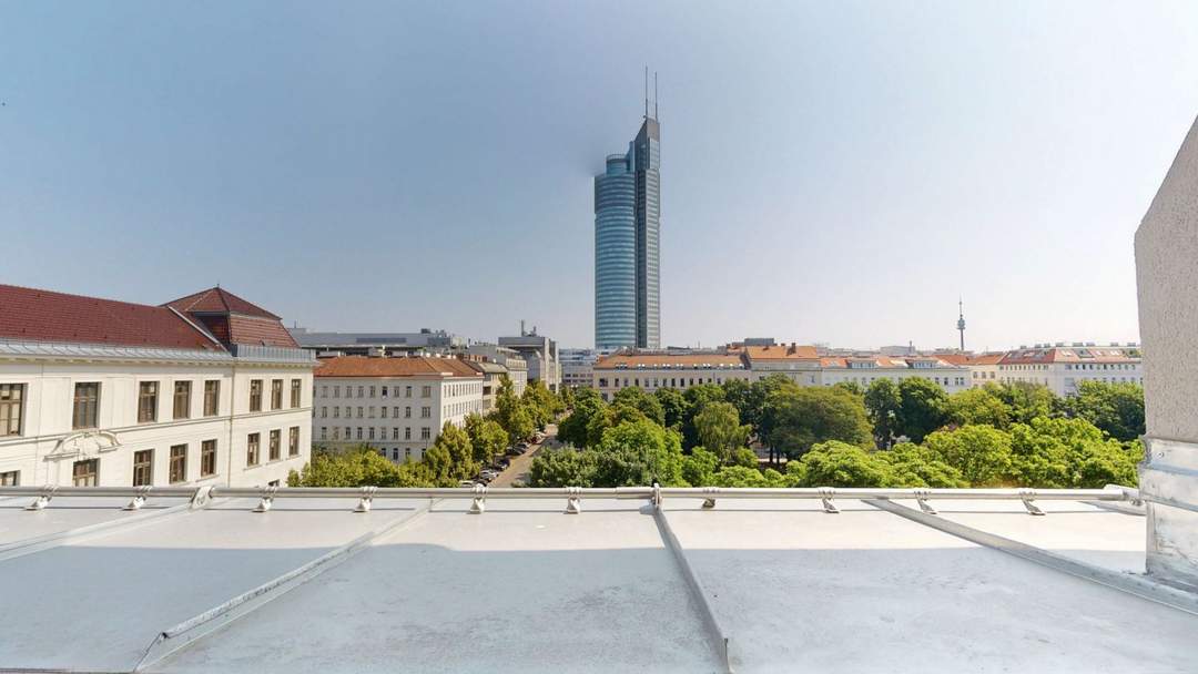 Modernes Wohnen - Weitblick im DG mit Loggia nahe Millennium City