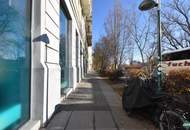 Flexibel gestaltbares Büro mit großen Glasfronten am Donaukanal