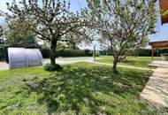 Low-energy house, very sacious with an additional office/practice or apartment of 70 m². Completely renovated in 2023. - WOHNTRAUM