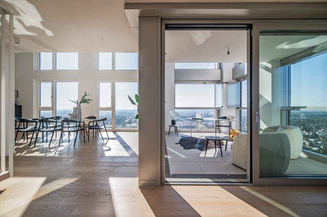 Luxuriöses Tower-Penthouse - Wohnen in einer eigenen Liga: U1 vor der Türe - Provisionsfrei