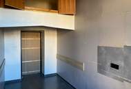 Südseitige, renovierungsbedürftige Altbauwohnung Nähe Pachmanngasse