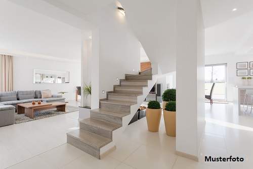 2-Familienhaus mit viel Platz