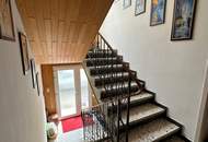 Zwei Häuser, ein Grundstück: Ihr neues Zuhause mit laufenden Mieteinnahmen