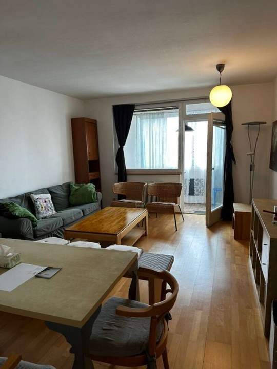 Helle 3-Zimmer-Wohnung mit Loggia, Einbauküche &amp; U-Bahn Nähe in 1220 Wien, 90m², €1400