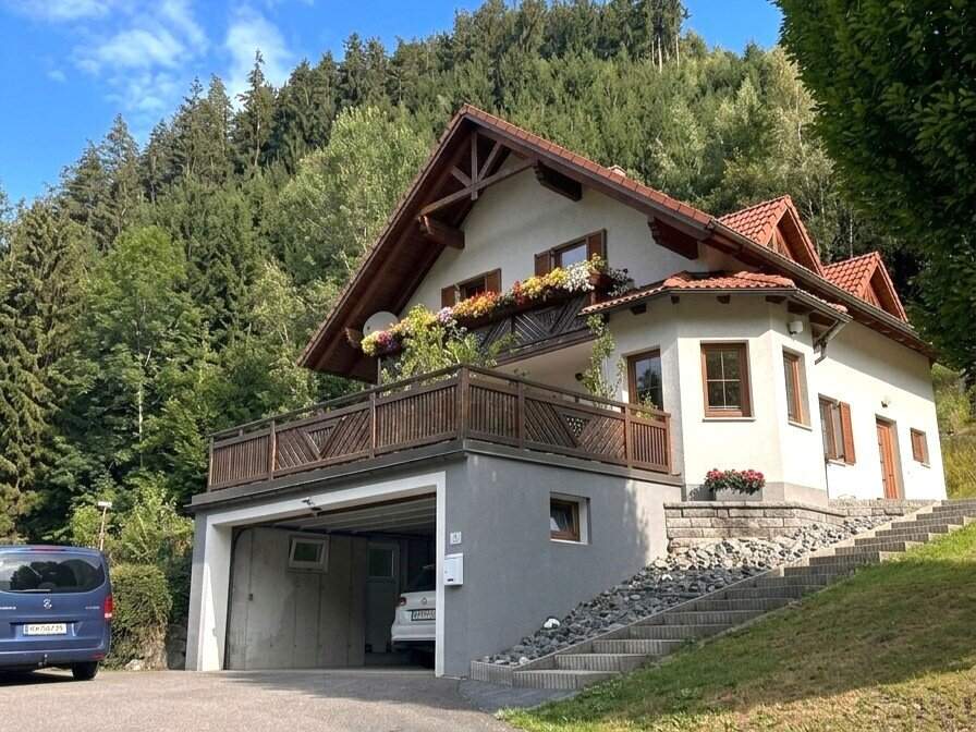 Gepflegtes Familienhaus, energieeffiziente Bauweise, Doppelgarage, Erdwärmeheizung