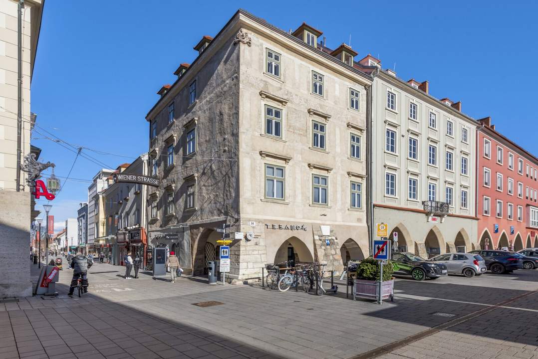 Prestigeträchtige Büroetage am Hauptplatz | 4 Räume | Lichtdurchflutet | Sofort verfügbar