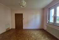 Entzückendes Haus, ebener Garten und viel Potential!