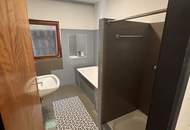 Großzügiges, vielseitig nutzbares Wohnhaus mit umfangreichem Ausbaupotenzial – Teilrenoviert und bereit für Ihre individuellen Wohnträume!