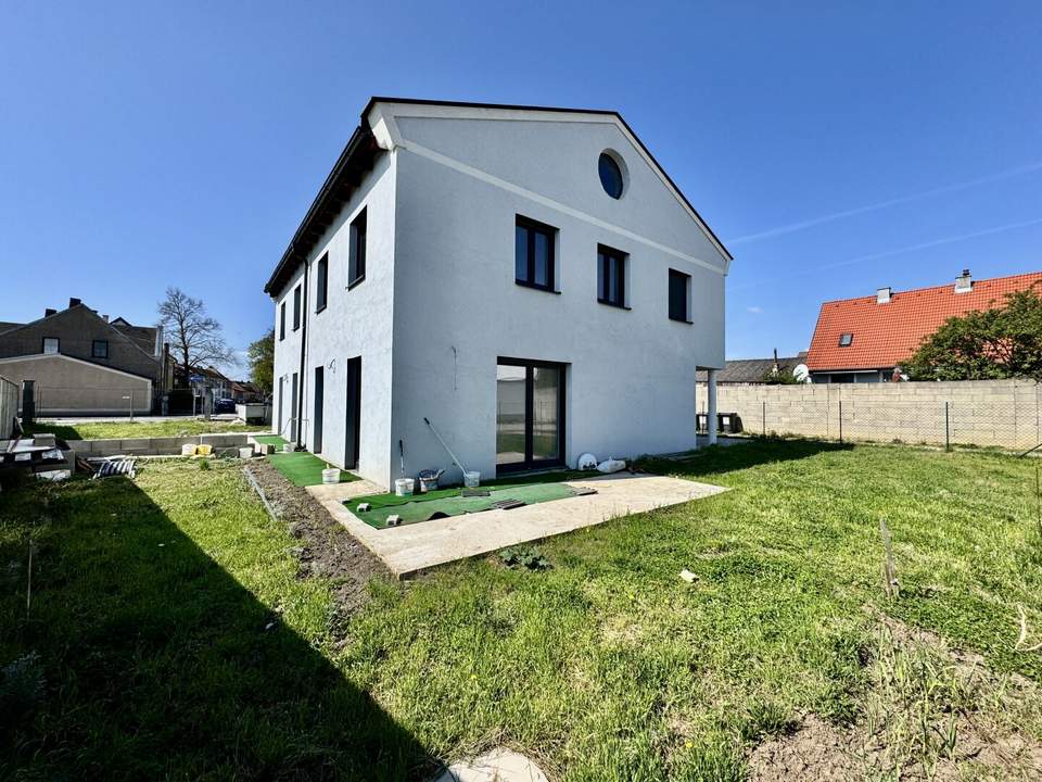 DOPPELHAUSHÄLFTE MIT 5 ZIMMER IN LASSEE