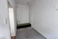 "Altbau trifft Wohnidee – 2 Zimmer mit Potenzial bei der U3!"