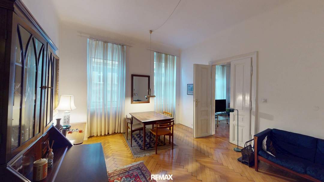 Altbau-Wohnung mit 5 Zimmern im 1. Liftstock bei der Volksoper