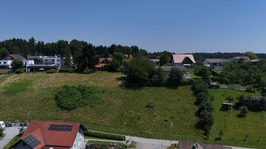 Sonniges Baugrundstück in ruhiger Stadtrandlage mit unverbaubarer Aussicht!