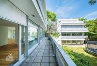 Wunderschöne 4 - Zimmer Wohnung mit Terrasse und 2 Balkonen