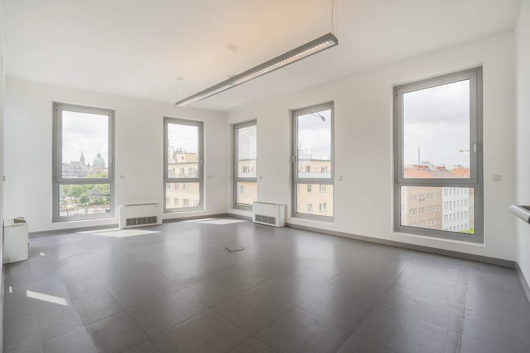Barrierefreie DG Bürofläche in der Favoritenstraße direkt bei der U1 Station Reumannplatz zu mieten
