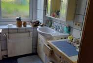 Gmunden - Theresienthal: Äußerst gepflegte, voll möblierte 53m² Erdgeschoss-Wohnung mit Garten!