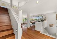 Exklusive Architektenvilla mit Pool und Seeblick