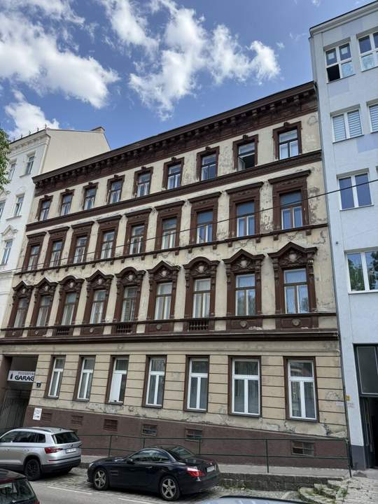 6 Zimmerwohnung (189m²) in der Pulverturmgasse mit Blick auf die Canisuskirche