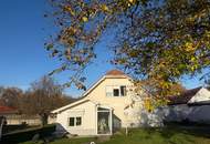 Kreative Villa mit Wintergarten und Nebengebäude