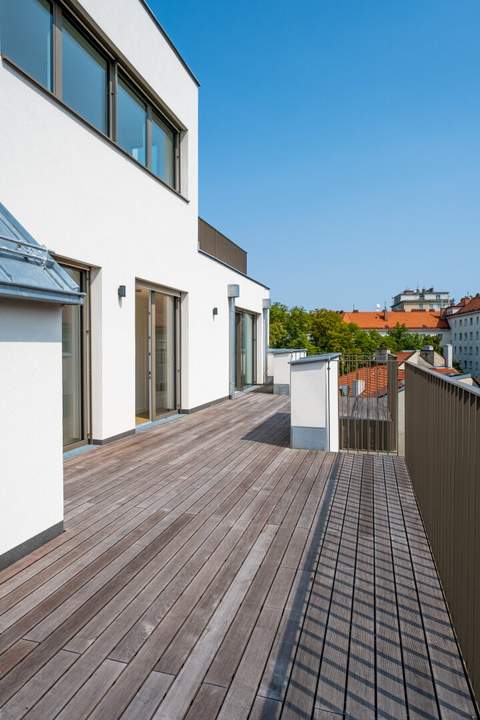 Dachgeschoß-Erstbezug mit 40 m² Terrasse - Finanzierung ab 2,95% !