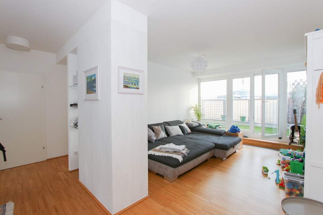 Moderne DG-Wohnung mit Terrasse!