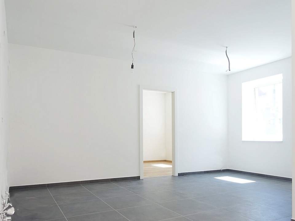 EIGENER EINGANG IM HAUS - ERDGESCHOSS - ERSTBEZUG nach Generalsanierung - nahe Fußgängerzone und Landesklinikum