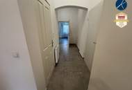 Gepflegter Altbau: Schöne Zwei Zimmer plus Küche