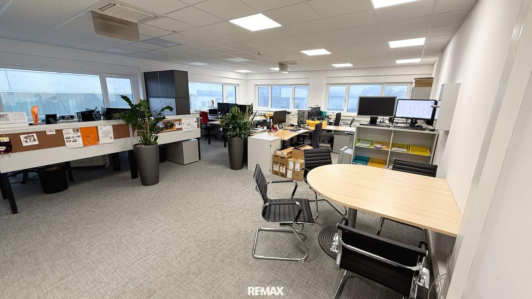 Workbase - 100 m² Büro im 1. OG