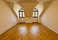GERÄUMIGE DACHGESCHOSSWOHNUNG MIT GROSSER TERASSE!