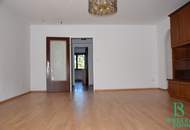 Eleganter "Retro-Style" - Großzügige, sonnige, ruhige Wohnung mit Süd-Loggia! 2 Garagenplätze!